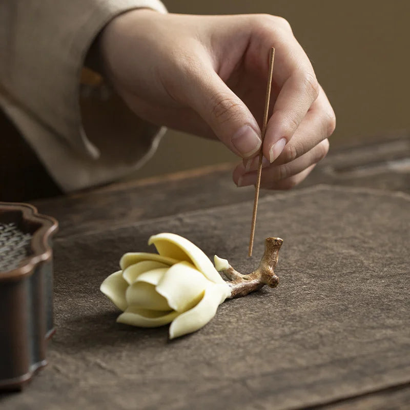 1pc Ceramic Magnolia Incense Pedestal